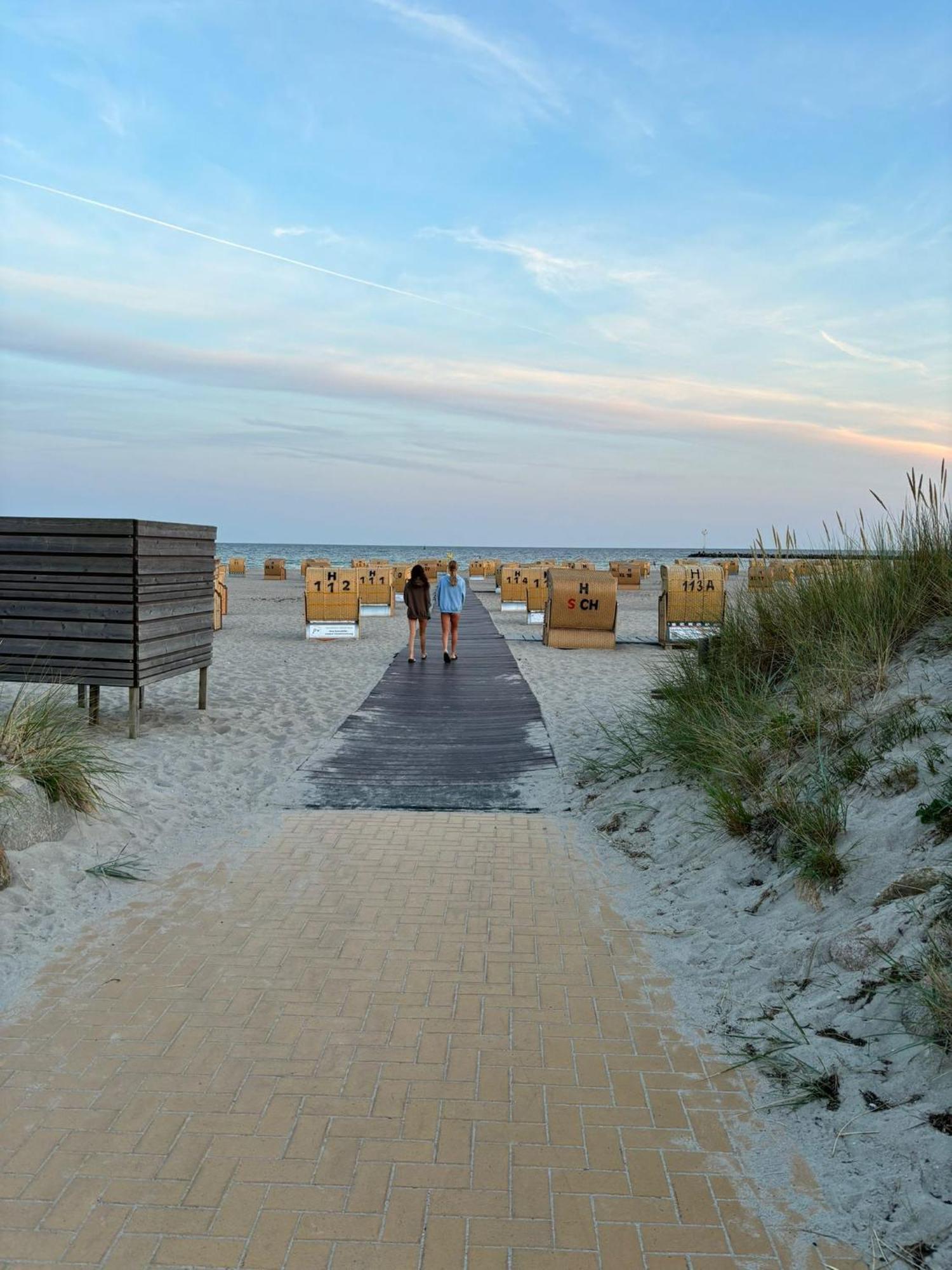 Quartier Suedstrand - Ferienwohnung Mit Meerblick Fehmarn Exterior foto
